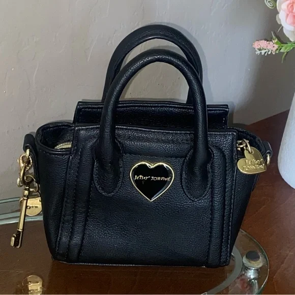 BETSEY JOHNSON limited edition Trolls mini leather bag! - Picture 7 of 8